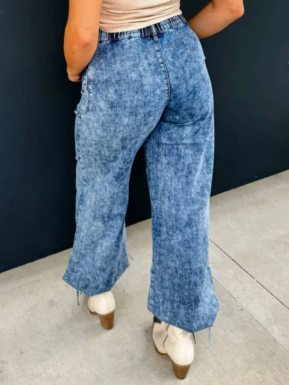 NWT - Blakely Charlie Cinch Hem Wide Leg Jeans Acid Wash Blue Size Large